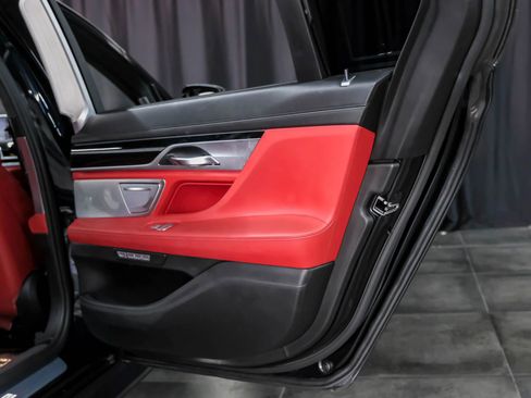 Used 2018 BMW M760i xDrive image 50