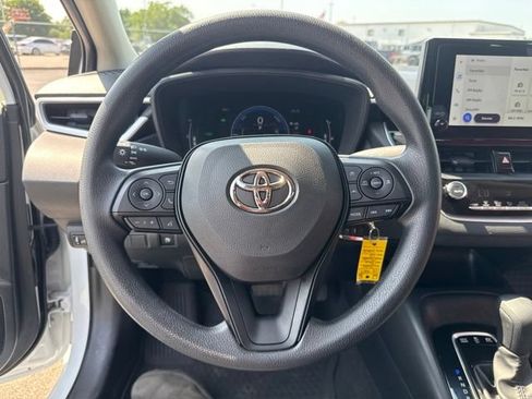 Used 2026 Toyota Corolla LE FWD image 28