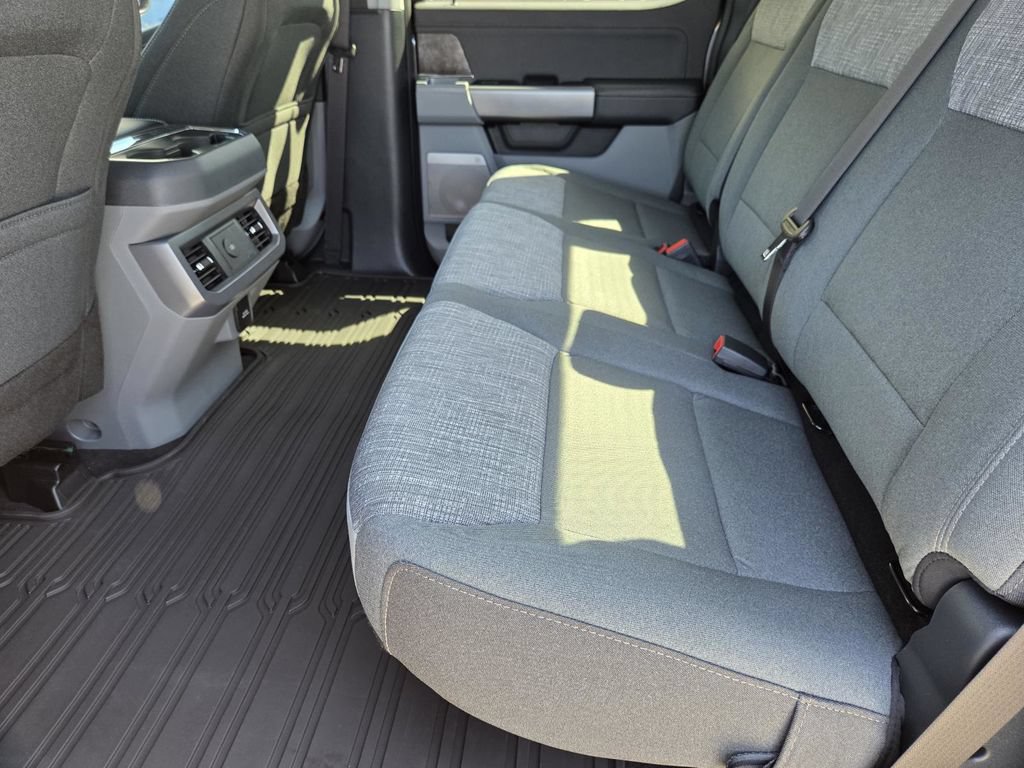 New 2026 Ford F250 XLT w/ XLT Premium Package AWD/4WD image 26
