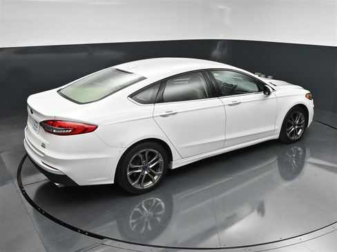 Used 2020 Ford Fusion SEL FWD image 23