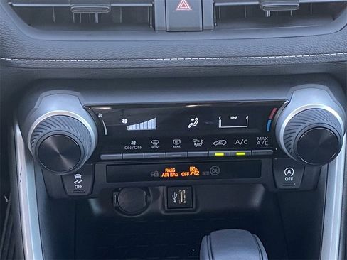 Used 2025 Toyota RAV4 LE image 29