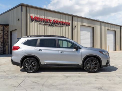 Used 2022 Subaru Ascent Onyx Edition image 3