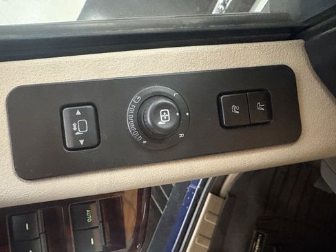 Used 2010 Ford F250 Lariat image 20