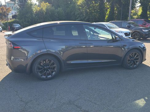 Used 2023 Tesla Model X AWD/4WD image 4