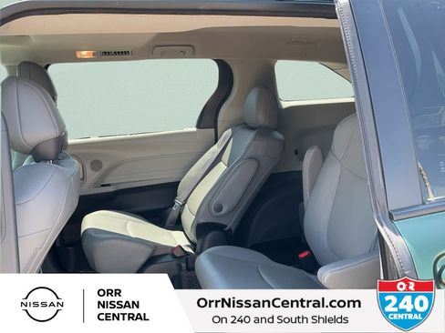 Used 2024 Toyota Sienna XLE FWD image 14