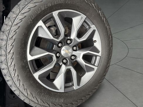 Used 2022 Chevrolet Silverado 1500 LT AWD/4WD image 13
