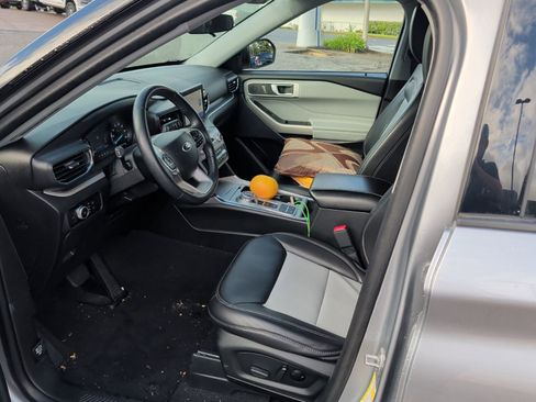 Used 2023 Ford Explorer XLT w/ Equipment Group 202A image 11