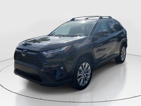 Used 2025 Toyota RAV4 XLE Premium FWD image 3