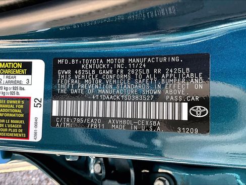 Used 2025 Toyota Camry SE w/ Convenience Package image 34