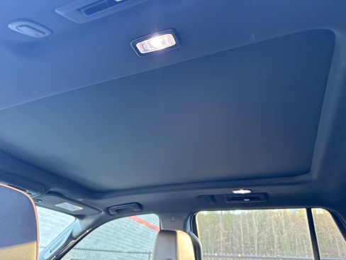 Used 2024 GMC Yukon AT4 w/ AT4 Premium Plus Package image 10