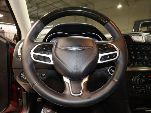 Used 2018 Chrysler 300 Limited w/ Safetytec Plus Group image 7