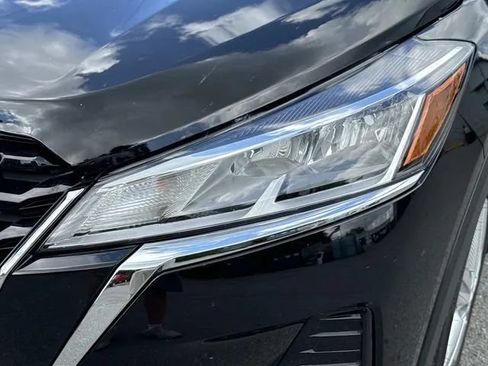 Used 2025 Nissan Kicks Play S FWD image 11