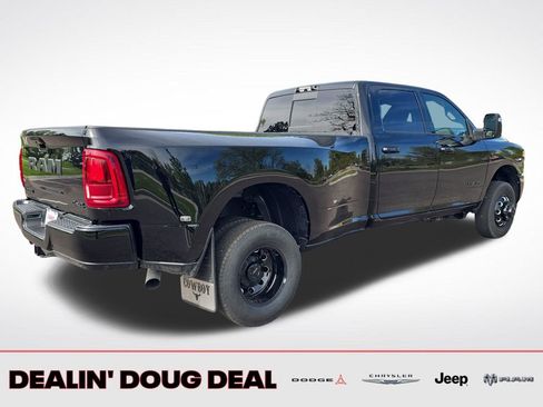 New 2026 RAM 3500 Laramie AWD/4WD image 5