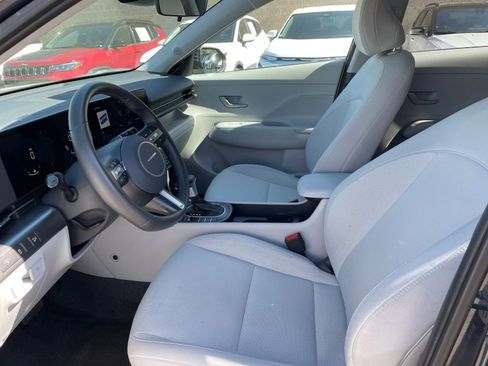 Used 2025 Hyundai Kona SEL image 29