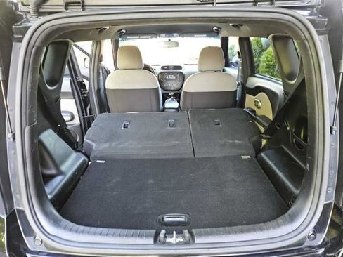 Used 2017 Kia Soul FWD image 23
