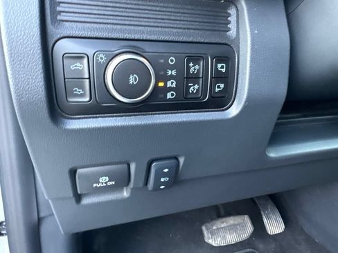 Used 2026 Ford F350 Platinum w/ Tremor Off-Road Package AWD/4WD image 14