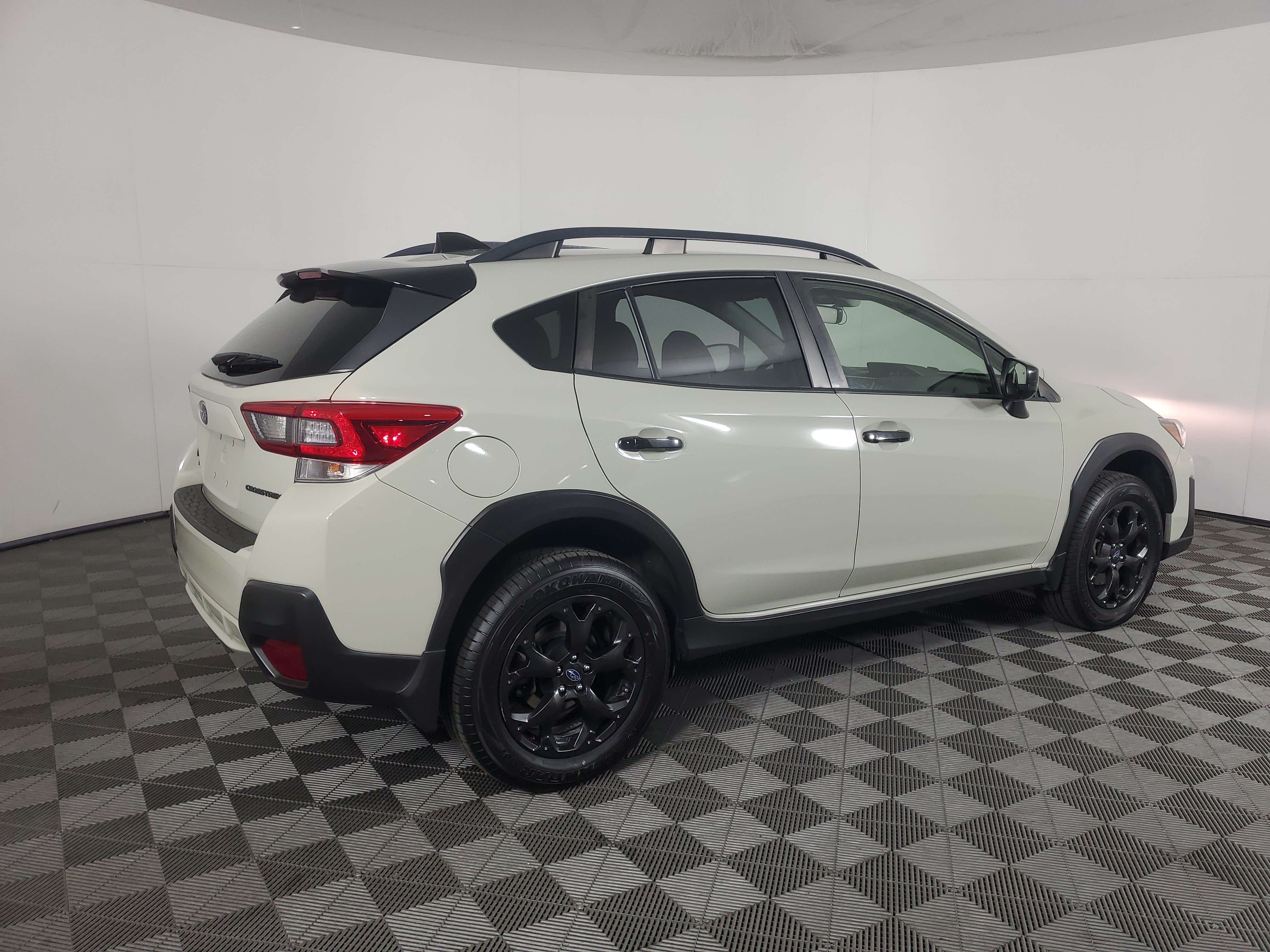 Used 2023 Subaru Crosstrek 2.0i Premium w/ Popular Package #3 AWD/4WD image 4