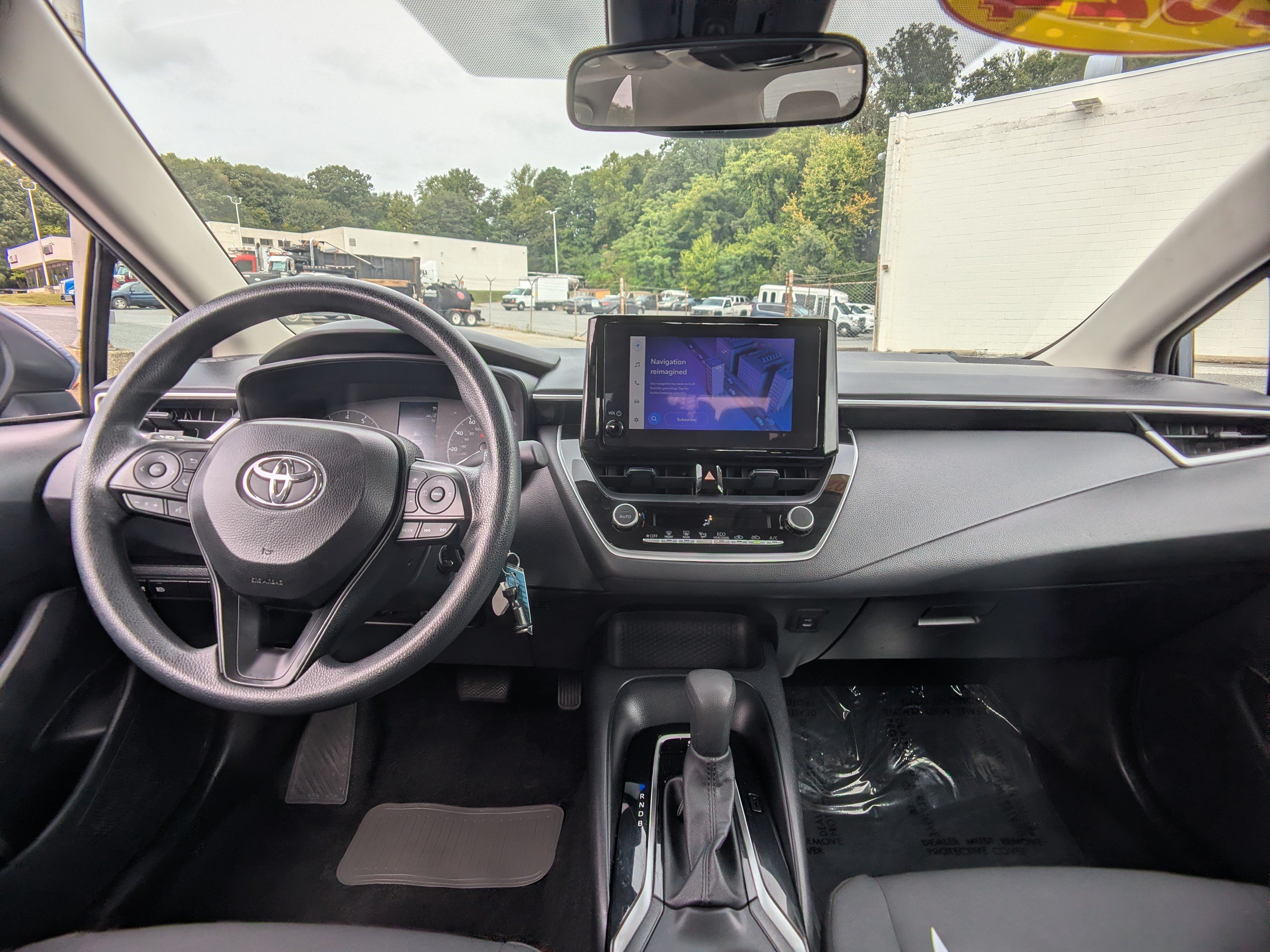 Used 2024 Toyota Corolla LE FWD image 16