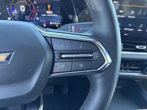 Used 2026 Chevrolet Equinox LT AWD/4WD image 16