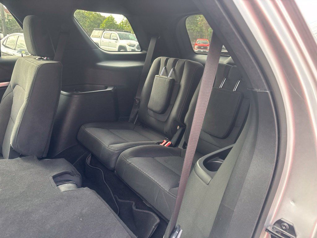 Used 2018 Ford Explorer XLT AWD/4WD image 12