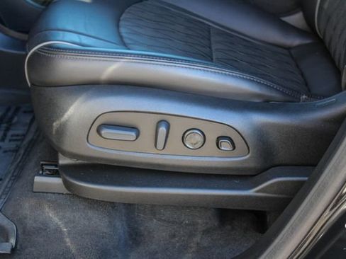 Used 2024 Buick Enclave Avenir image 18