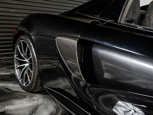 Used 2018 McLaren 570S Spider image 8