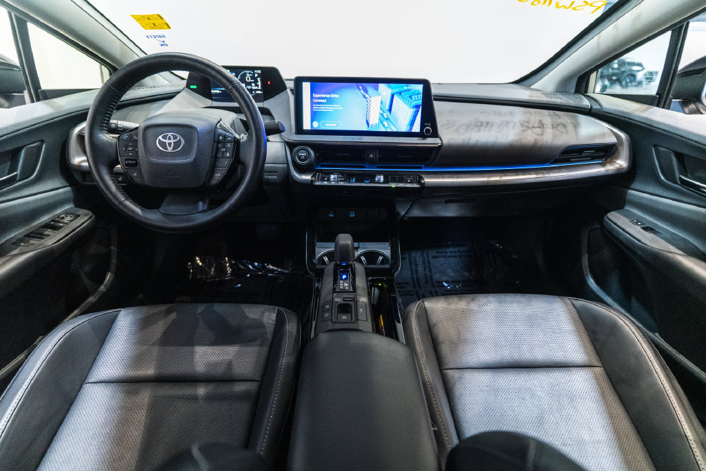 Certified 2025 Toyota Prius XLE FWD image 13