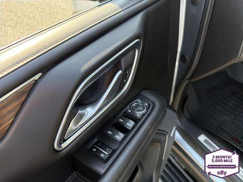 Used 2023 Chevrolet Suburban High Country AWD/4WD image 15