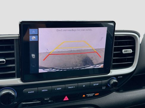 Used 2023 Hyundai Venue SEL image 10