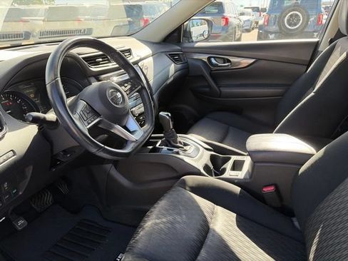 Used 2017 Nissan Rogue SV AWD/4WD image 14