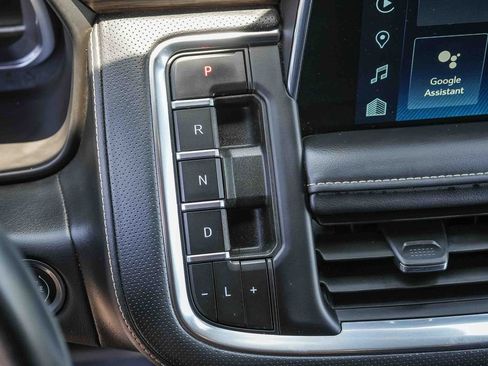 Used 2024 Chevrolet Suburban Premier RWD image 26