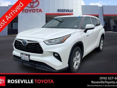 Certified 2020 Toyota Highlander LE image 1