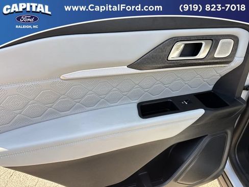 Certified 2025 Ford Explorer Platinum w/ Ultimate Package AWD/4WD image 17