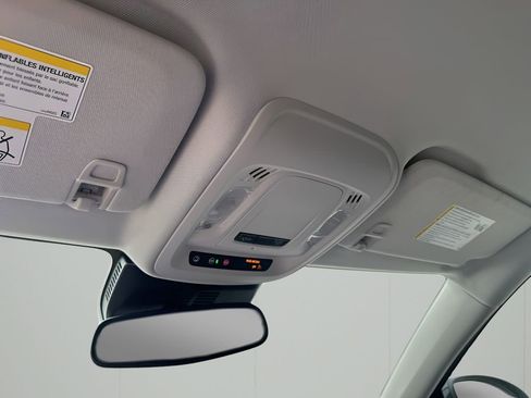 Used 2025 Buick Envision Sport Touring image 38