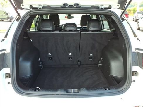 Used 2024 Jeep Compass Latitude AWD/4WD image 9