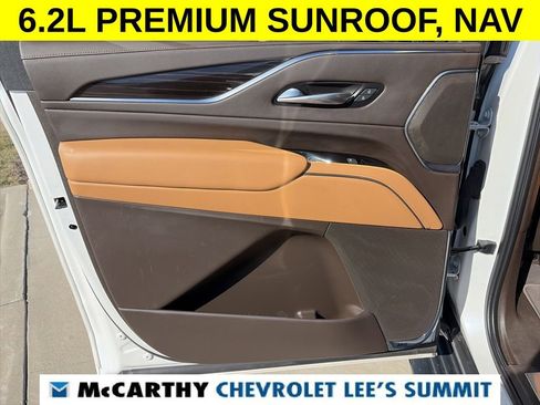 Used 2022 Cadillac Escalade ESV Premium Luxury image 45