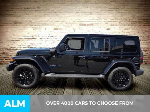 Used 2025 Jeep Wrangler Unlimited Sahara AWD/4WD image 3