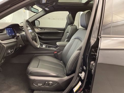 New 2026 Jeep Grand Cherokee Limited image 17