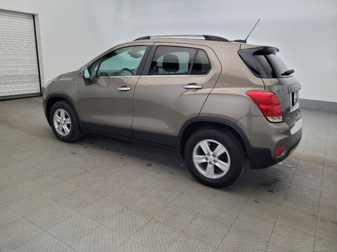 Used 2020 Chevrolet Trax LT w/ LT Convenience Package FWD image 3