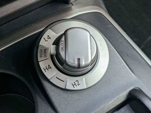 Used 2016 Toyota 4Runner SR5 Premium image 25