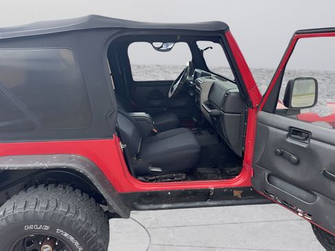 Used 2005 Jeep Wrangler X w/ Rocky Mountain Edition Group AWD/4WD image 12