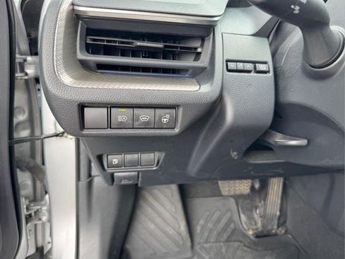 Used 2024 Toyota Prius XLE FWD image 23