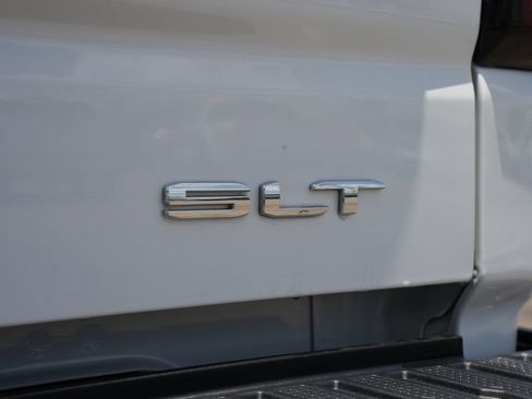 Used 2026 GMC Sierra 1500 SLT AWD/4WD image 19