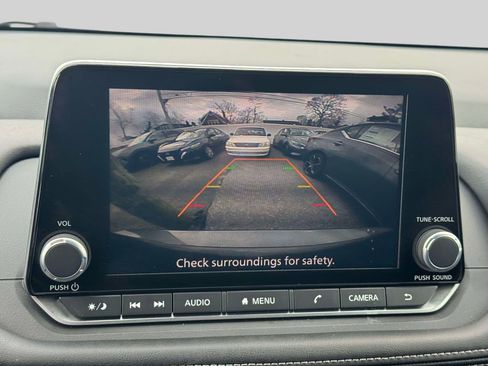 Used 2025 Nissan Rogue S FWD image 26