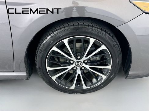 Used 2020 Toyota Camry SE image 34