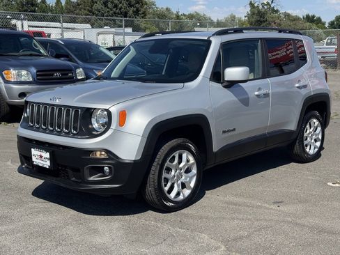 Used 2018 Jeep Renegade Latitude w/ Cold Weather Group AWD/4WD image 1