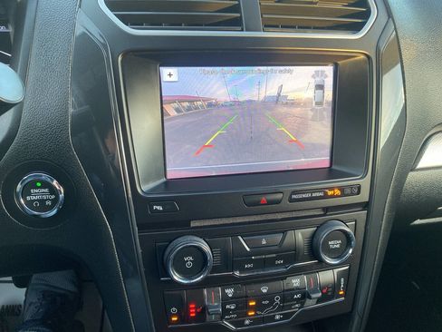 Used 2018 Ford Explorer XLT w/ Equipment Group 202A image 34