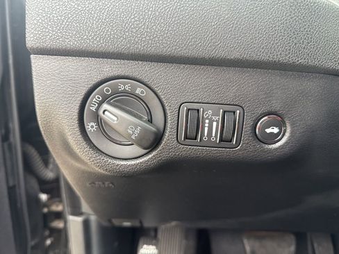 Used 2020 Dodge Charger SXT image 14