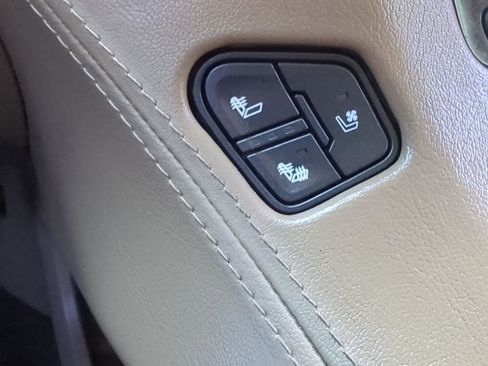 Used 2018 GMC Yukon SLT w/ Open Road Package AWD/4WD image 25