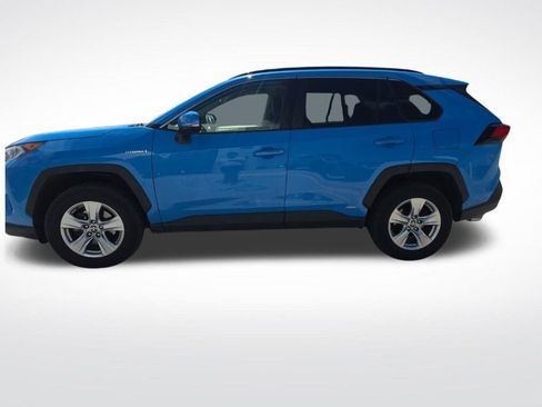 Used 2020 Toyota RAV4 XLE w/ XLE Grade Weather Package AWD/4WD image 36